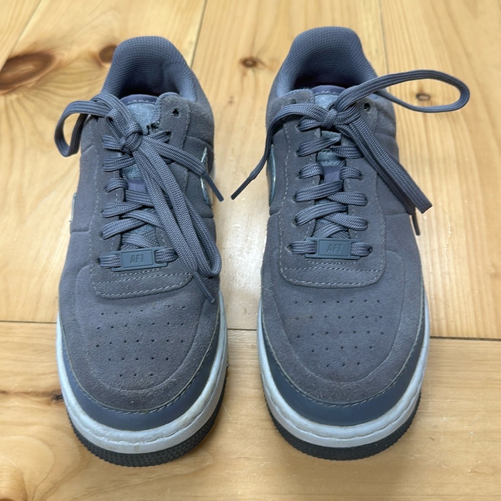 Women’s Nike Air Force One, Size 7